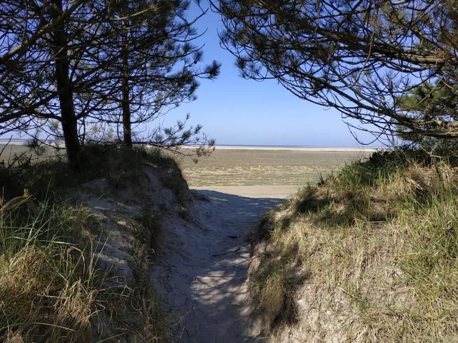 Gite Les Amoureux De La Baie Favières Exteriör bild