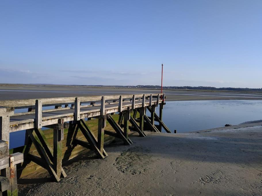 Gite Les Amoureux De La Baie Favières Exteriör bild